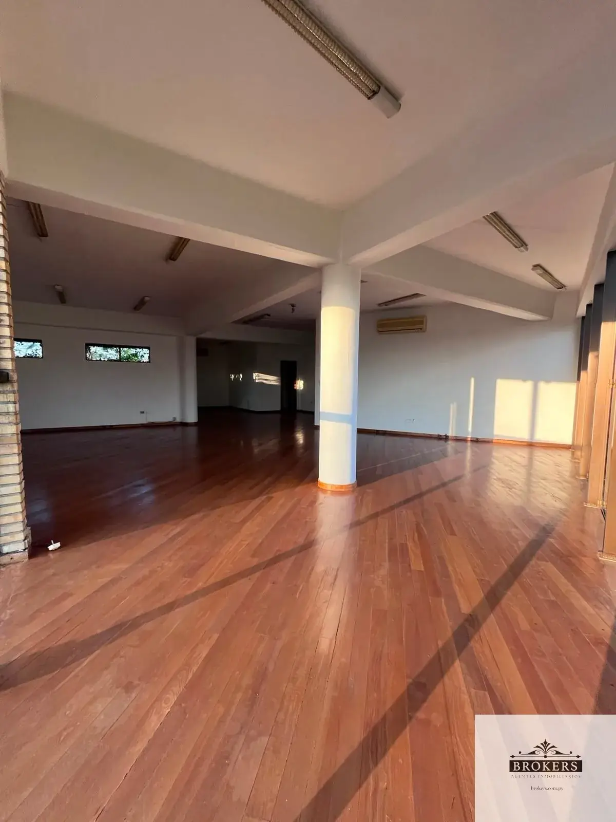 Local Comercial de 120m² en Alquiler en Mariscal Estigarribia, Asunción - Image 10