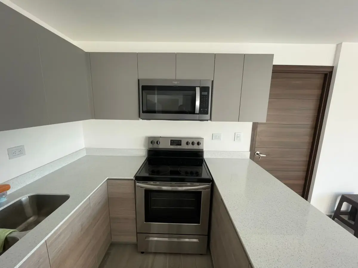 Apartamento de 3 quartos, 100m², para Aluguel na Zona 10, Cidade da Guatemala - Image 12