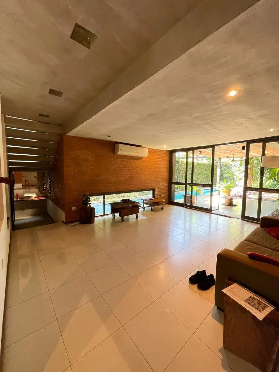 Casa de 3 quartos à Venda em Madame Lynch, Assunção - Image 4