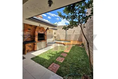 Casa de 4 dormitorios en Alquiler en Villa Morra, Asunción