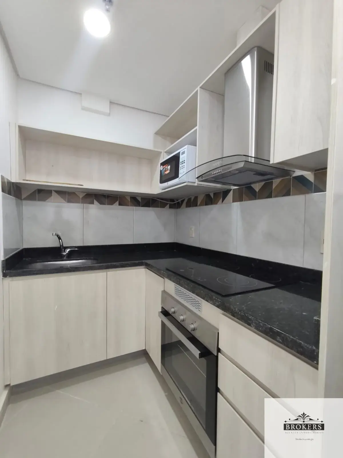 1-Bedroom Apartment for Rent in Luis Alberto de Herrera, Asunción - Image 5