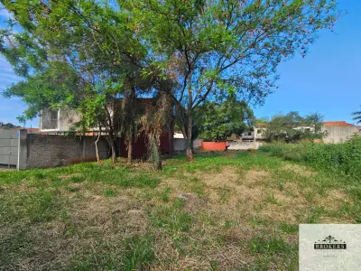 Terreno de 372m² en Venta en Primer Barrio, Luque