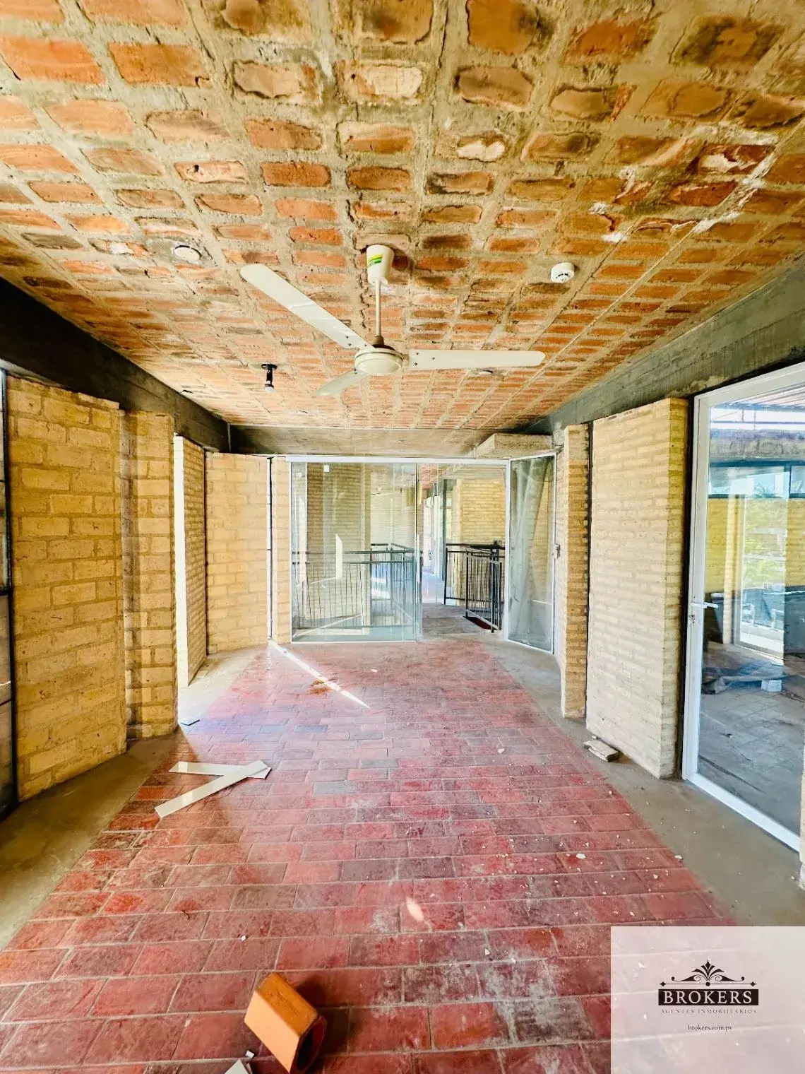 Office of 550m² for Rent in Mburucuyá, Asunción - Image 15