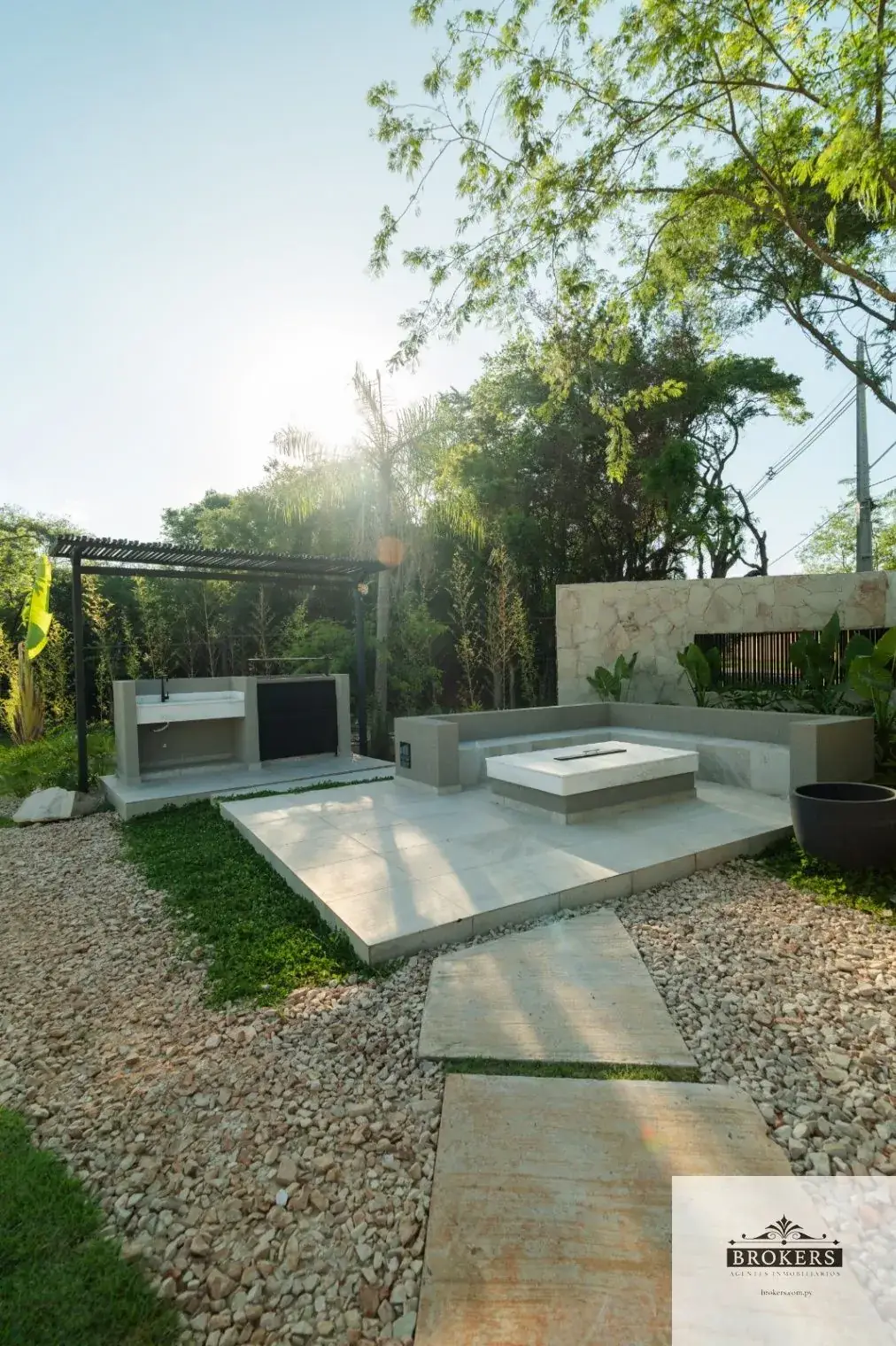 5-Bedroom House for Sale in Cristobal Colon, San Bernardino - Image 5