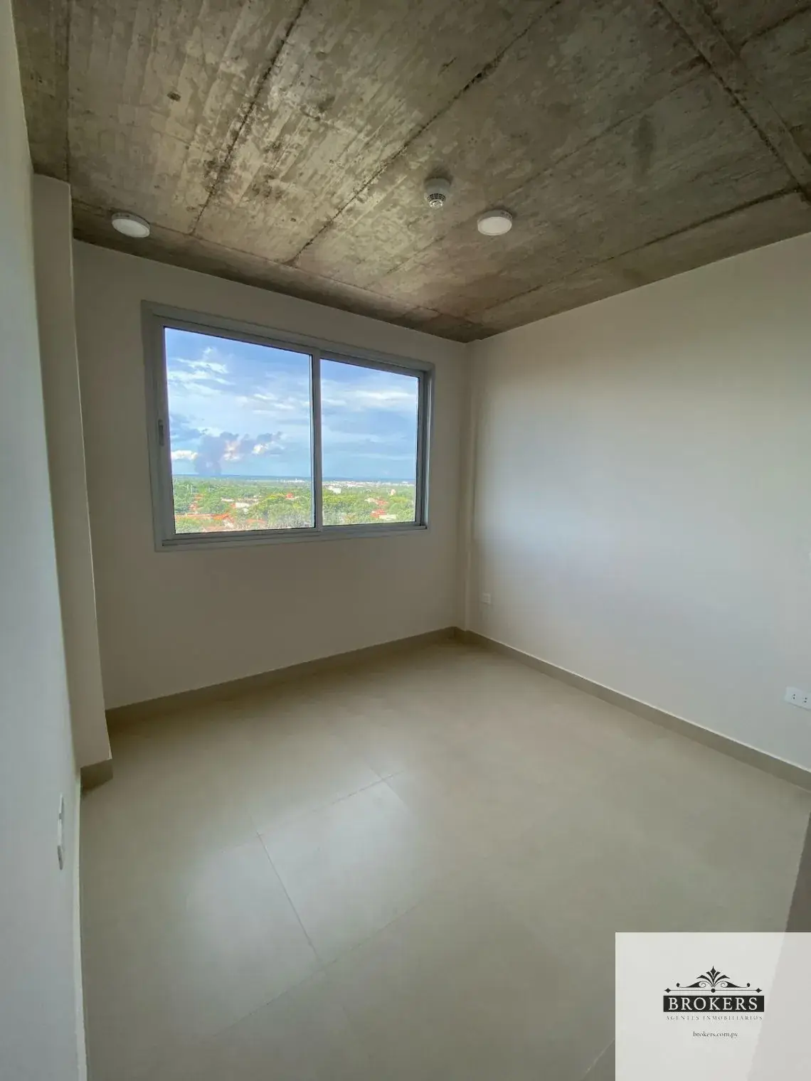 Apartamento de 2 dormitórios à Venda em Madame Lynch, Assunção - Image 15