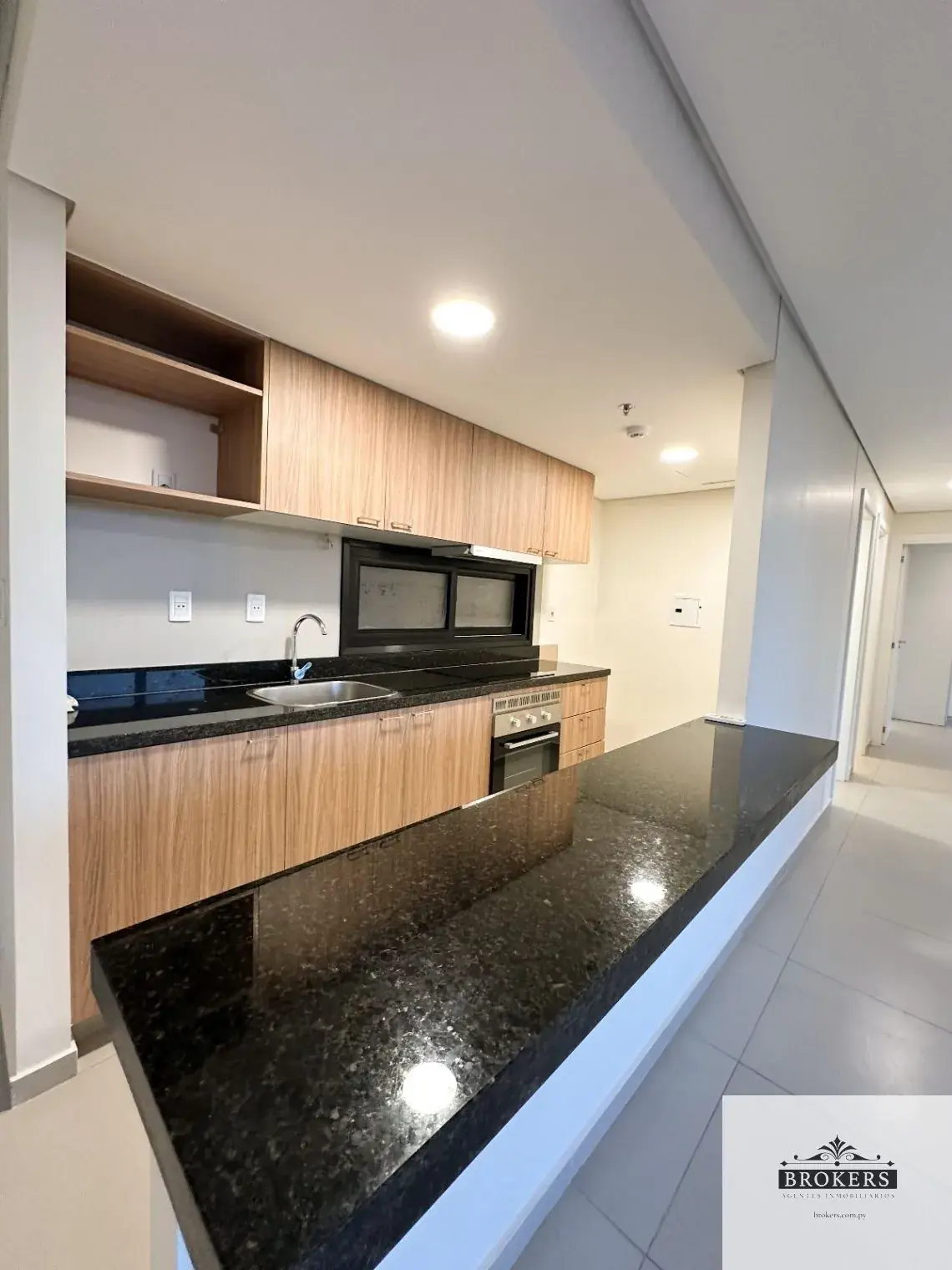 2-Bedroom Apartment for Rent in San Jorge, Asunción - Image 5