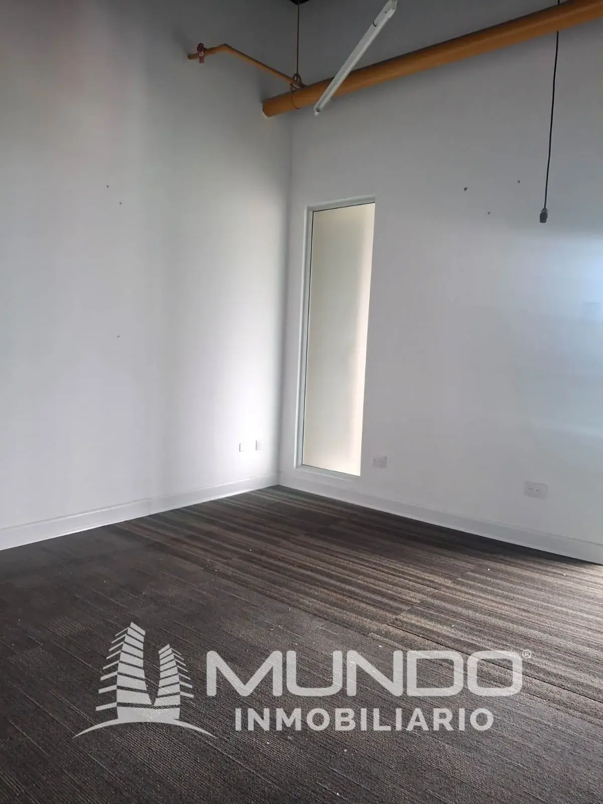 Local Comercial de 80m² en Alquiler en Zona 10, Ciudad de Guatemala - Image 3