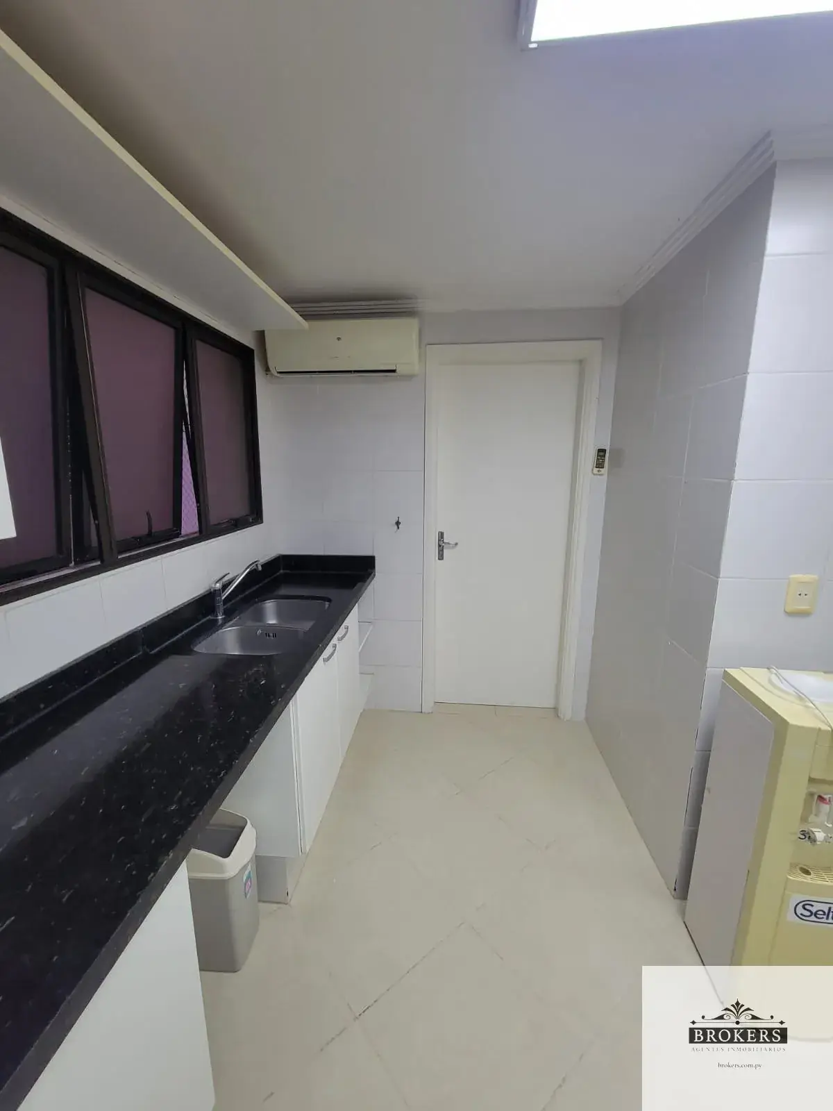 Departamento de 3 dormitorios en Alquiler en Virgen de la Asunción, Asunción - Image 8