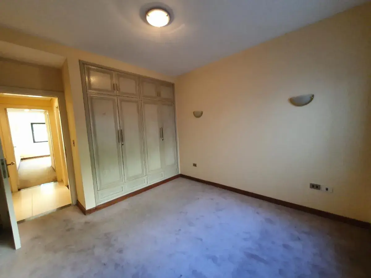 2-Bedroom Apartment for Sale in Carmelitas, Asunción - Image 11