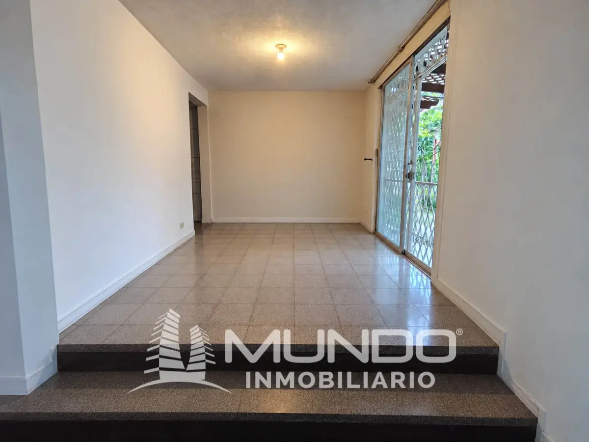 Casa de 4 dormitorios, 350m², en Venta en Ciudad de Guatemala - Image 13