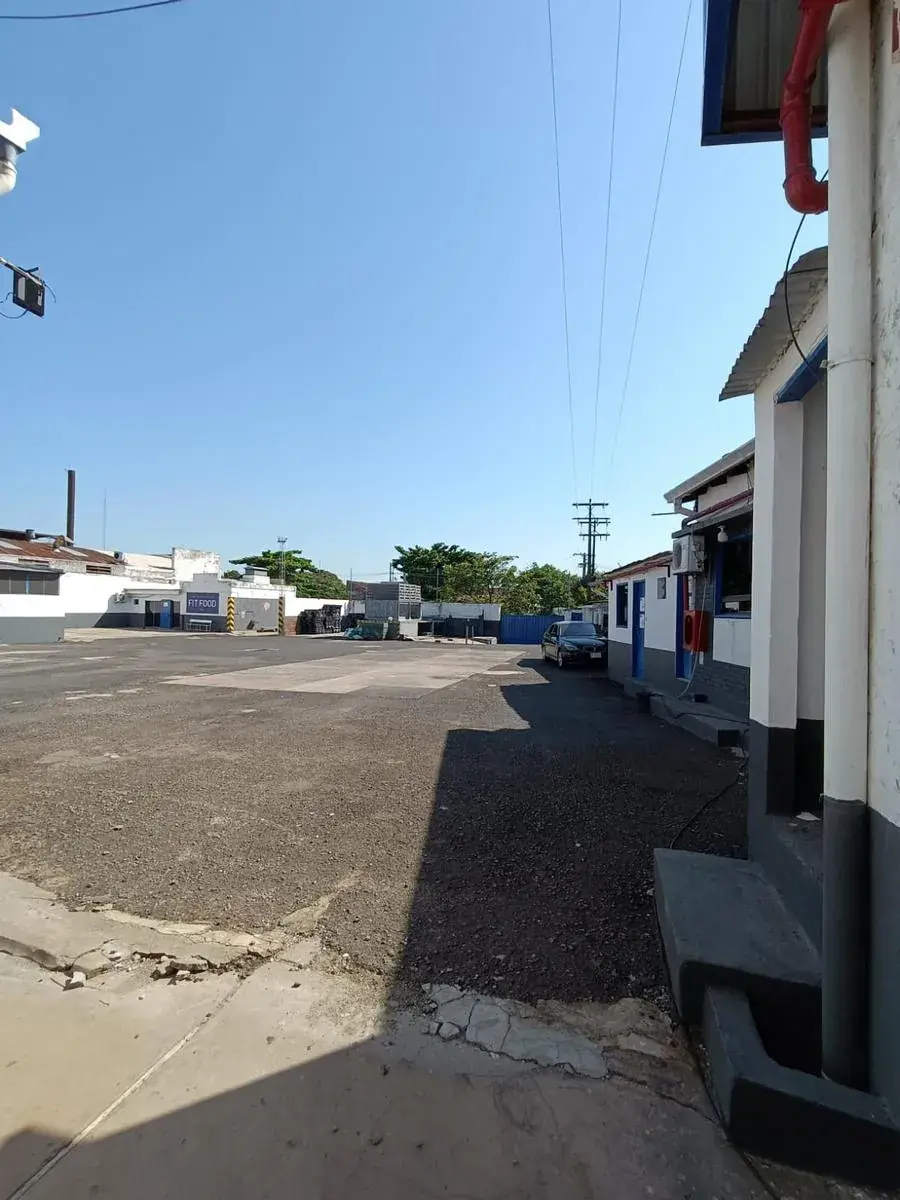 Local Comercial de 1,000m² en Venta en Virgen de Fátima, Asunción - Image 9