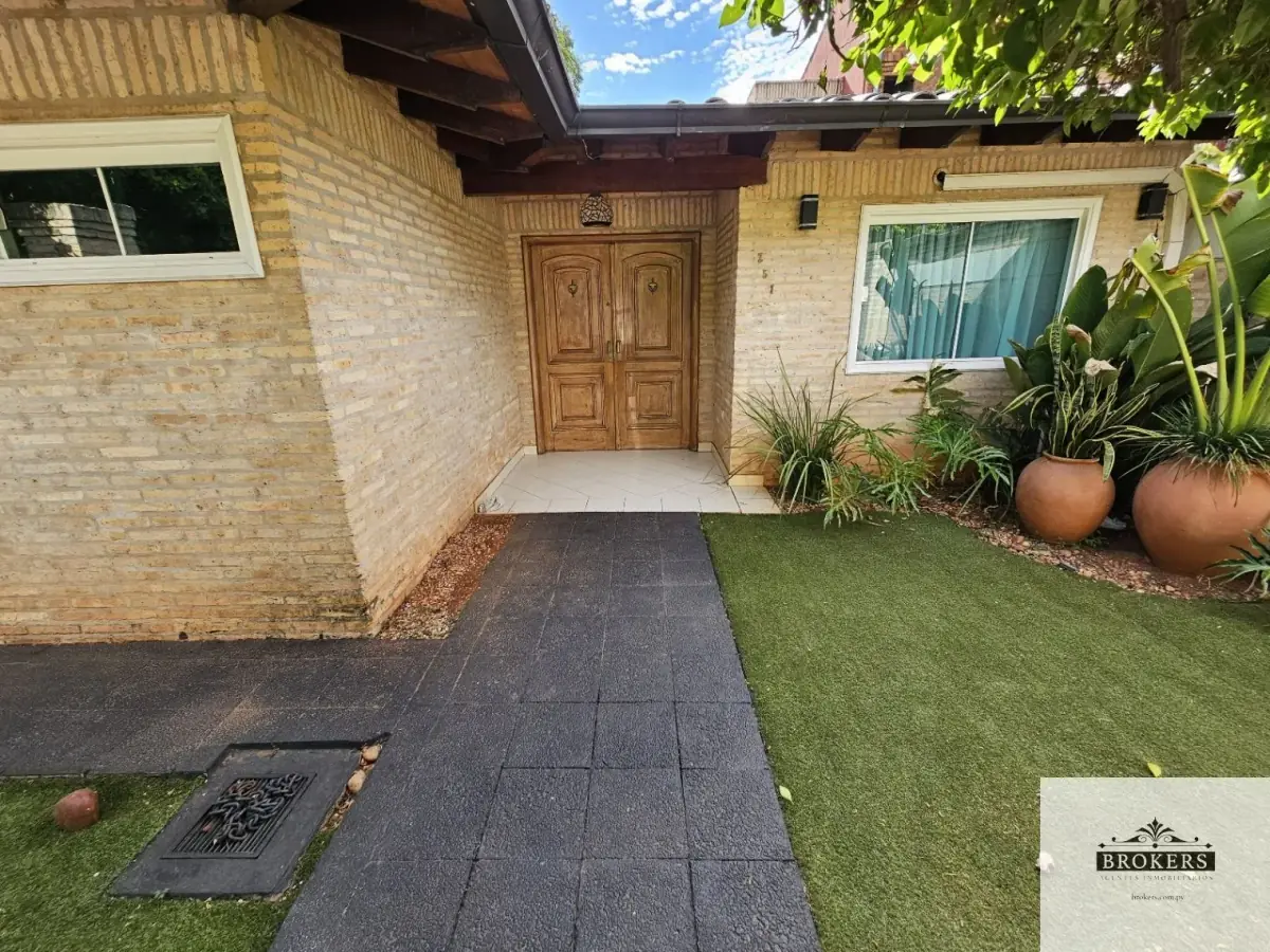 Casa de 3 dormitorios en Venta en Cuarto Barrio, Luque - Image 10