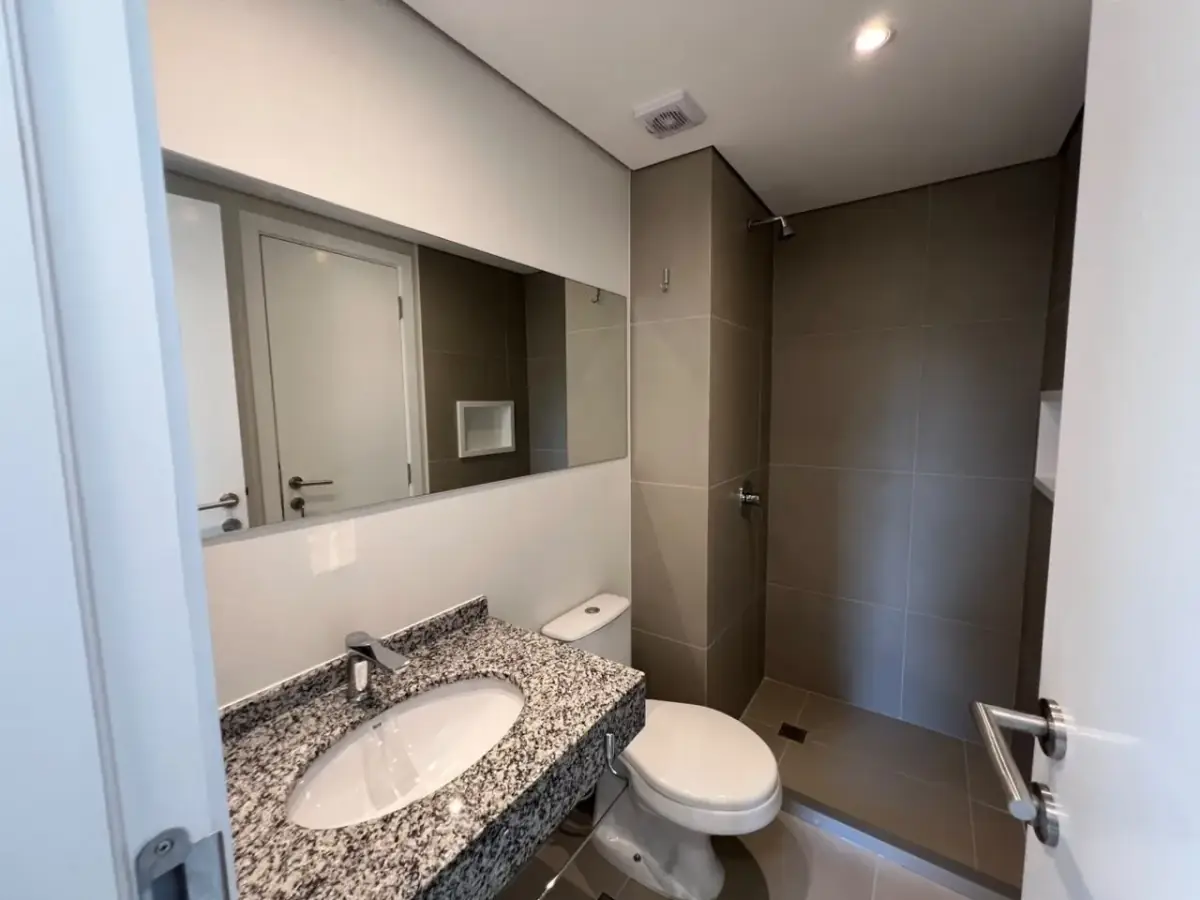 Apartamento de 2 Quartos para Aluguel em San Lorenzo - Image 10