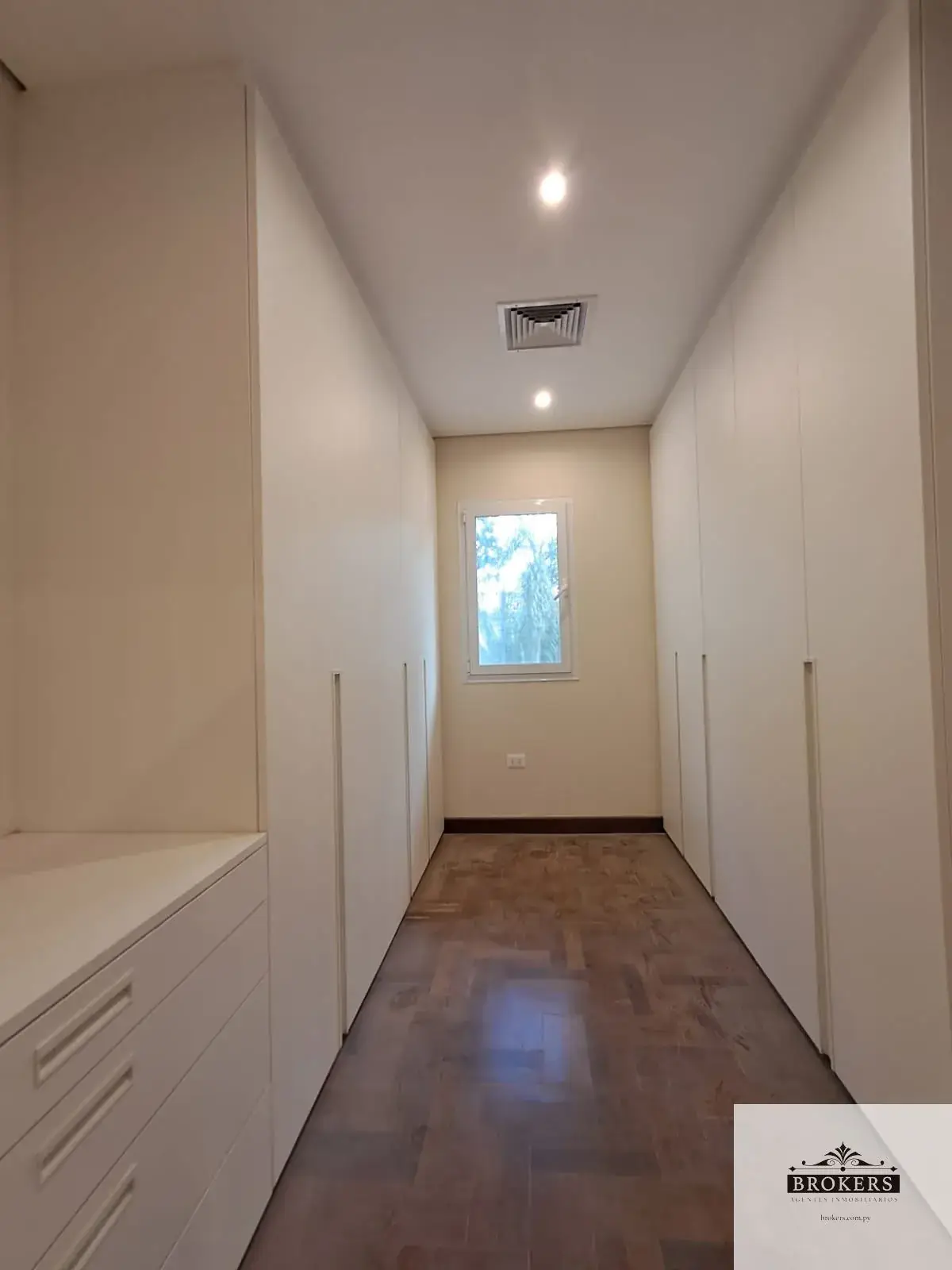 Casa de 4 dormitorios en Alquiler en Mariscal Estigarribia, Asunción - Image 13