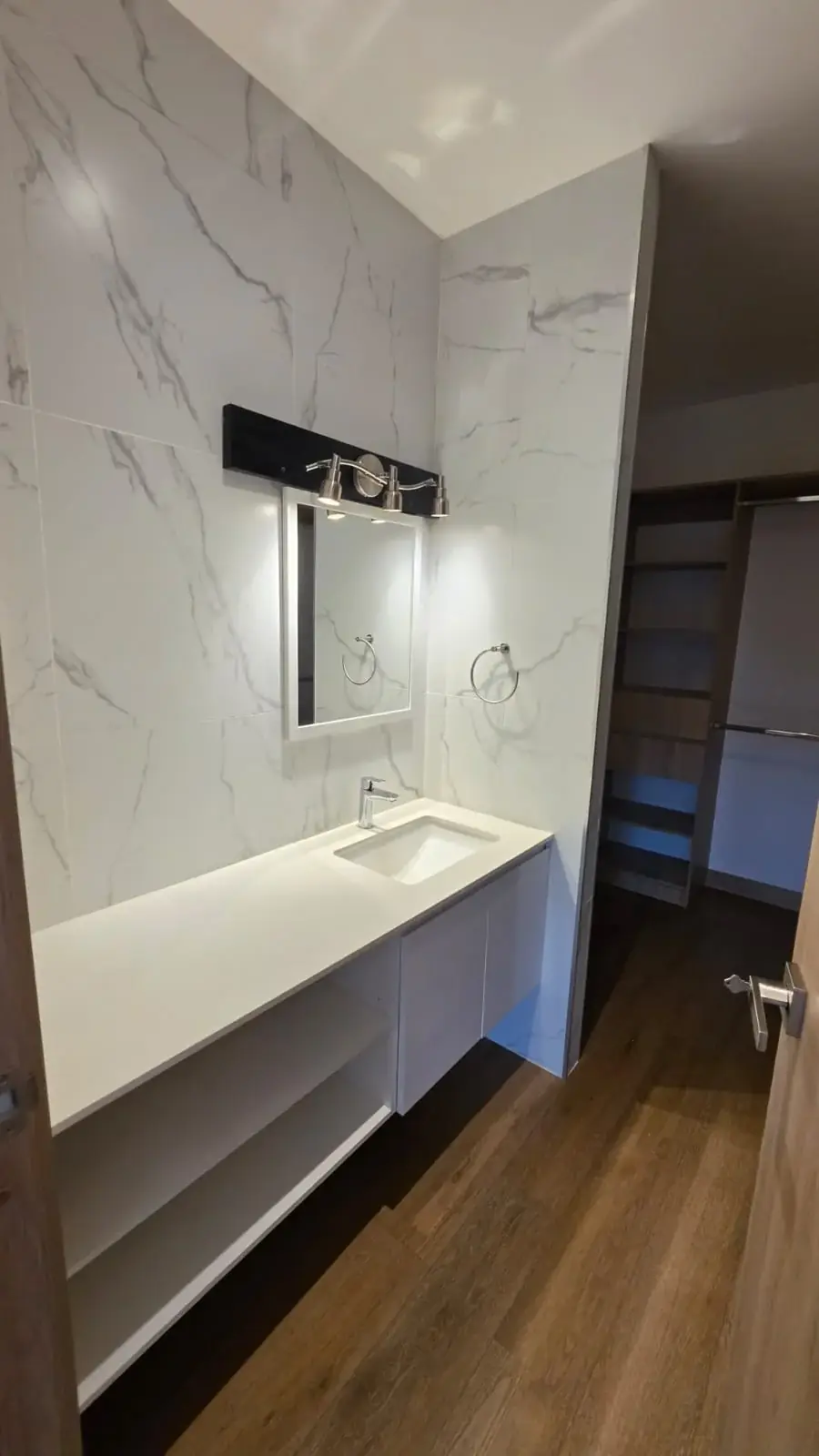 Apartamento de 3 quartos, 137.9m², para Aluguel na Zona 15, Cidade da Guatemala - Image 3