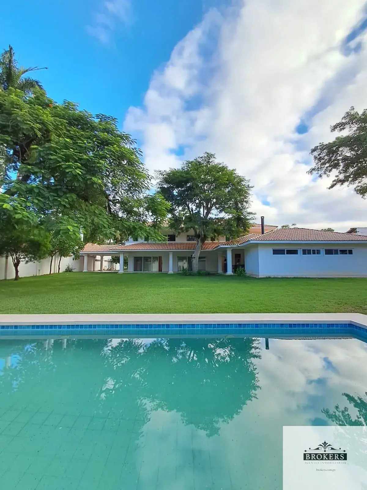 Casa de 4 dormitorios en Alquiler en Mariscal Estigarribia, Asunción - Image 9