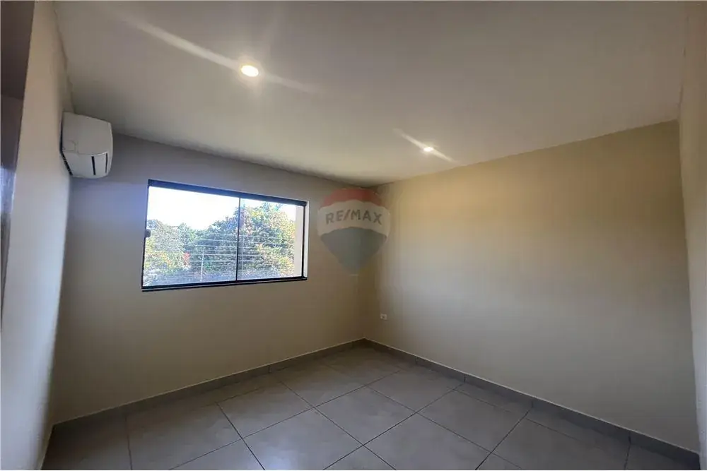 Departamento de 3 dormitorios en Venta en Cuarto Barrio, Luque - Image 8