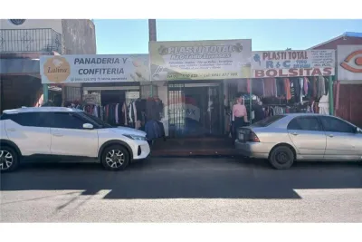 Local Comercial de 437.4m² en Venta en Luque
