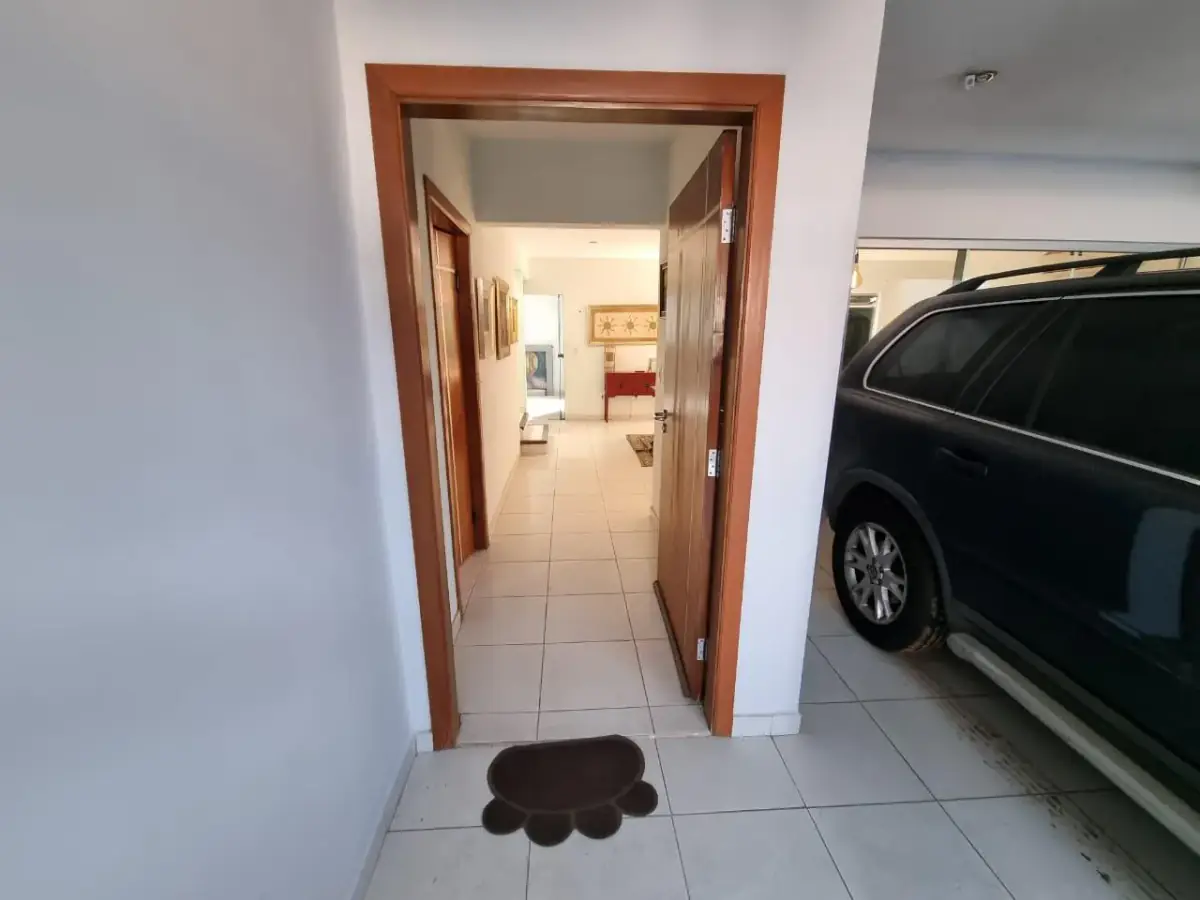 Casa de 3 dormitorios en Venta en Madame Lynch, Asunción - Image 8