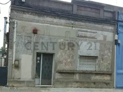 Local Comercial de 100m² en Venta en Villa Española, Montevideo - Image 2
