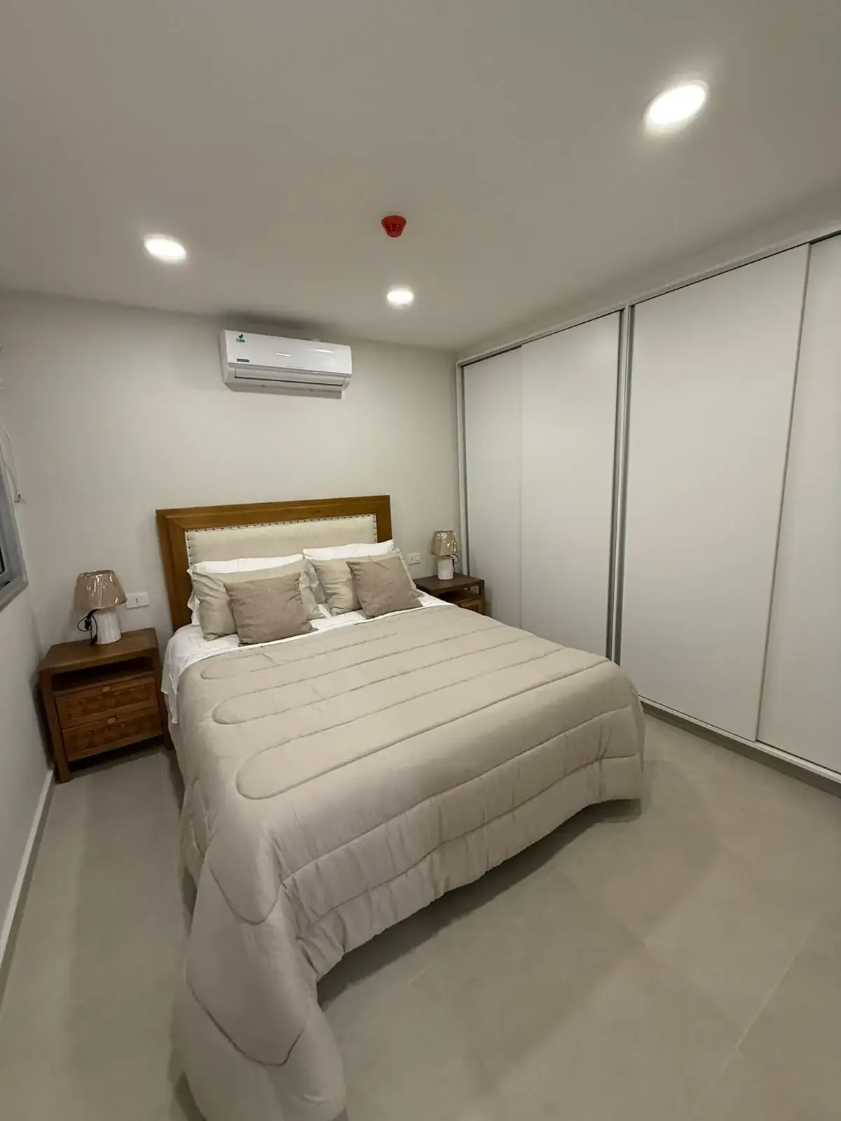 Departamento de 2 dormitorios en Edificio Navila, 68m², en Venta en Kamba Cuá, Fernando de la Mora - Image 3