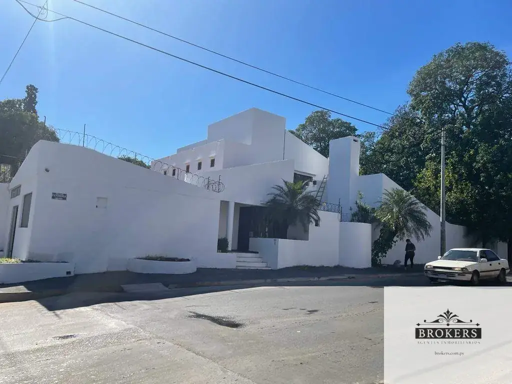 Local Comercial de 385m² en Alquiler en Mariscal Estigarribia, Asunción - Image 2