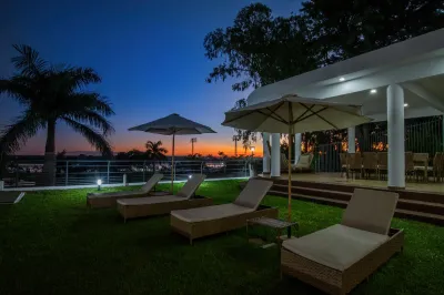Retail Space of 2,627m² for Sale in Parques del Yatch, Lambaré