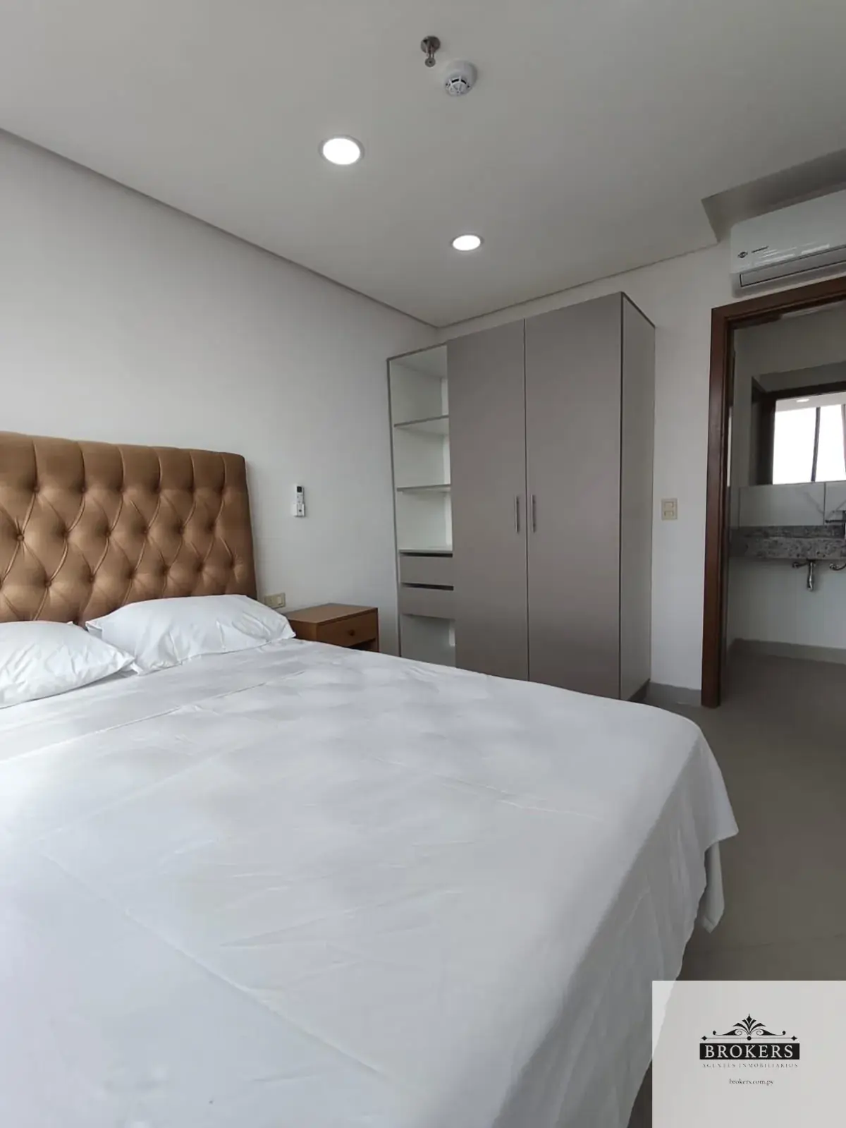 1-Bedroom Apartment for Rent in Luis Alberto de Herrera, Asunción - Image 11