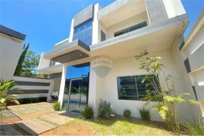 Casa de 4 dormitorios en Venta en Areguá