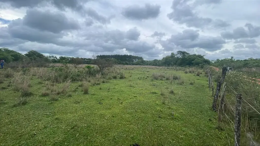 12.6-Hectare 31.1-acre Farm with House in Carapeguá
