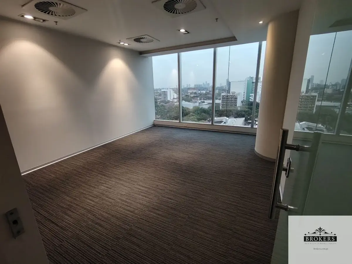 Local Comercial de 888m² en Alquiler en Recoleta, Asunción - Image 8