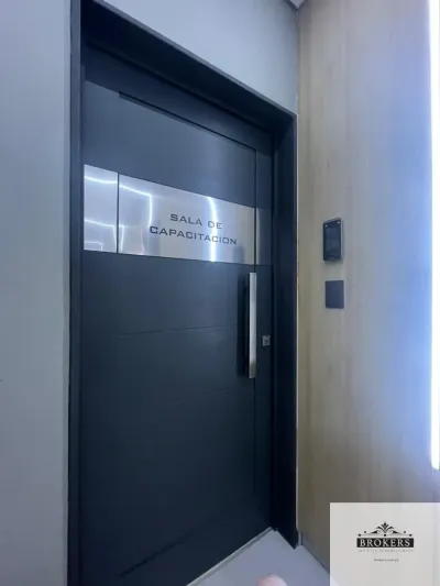 Oficina de 100m² en Alquiler en Manorá, Asunción