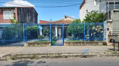 Casa de 5 dormitorios en Venta en Defensores del Chaco, Mariano Roque Alonso