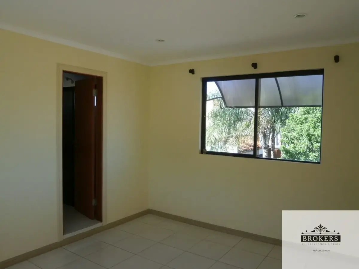 Casa de 3 dormitorios en Venta en Cuarto Barrio, Luque - Image 13