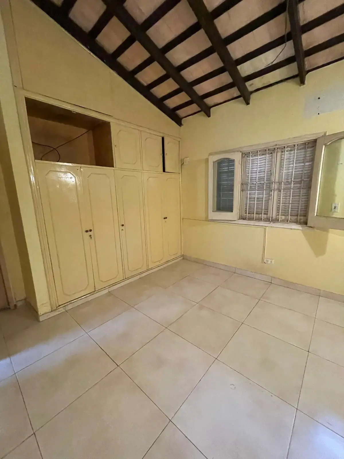 OFERTA! AMPLIA CASA EN BARRIO SANTA MARÍA - Z/ FRIGORÍFICO GUARANÍ - Image 12