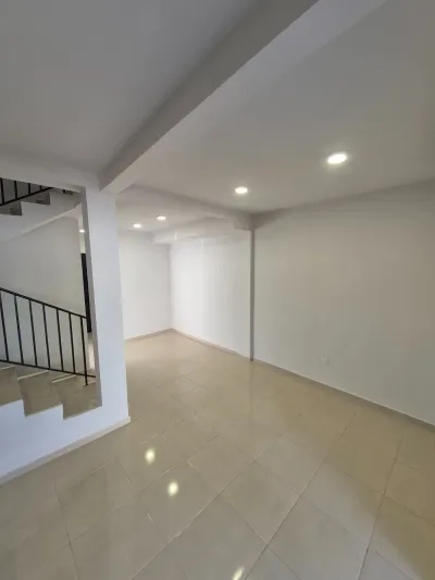 Casa de 3 dormitorios, 130m², en Venta en Gloria María, Villa Elisa