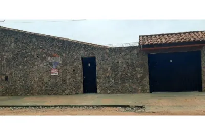 Casa de 5 quartos à venda no Ministério da Agricultura e Pecuária, San Lorenzo