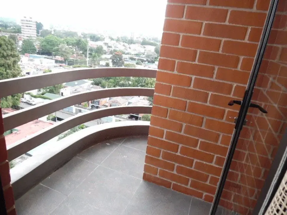 Departamento de 2 dormitorios amueblado, 120m², en Alquiler en Zona 10, Ciudad de Guatemala - Image 7