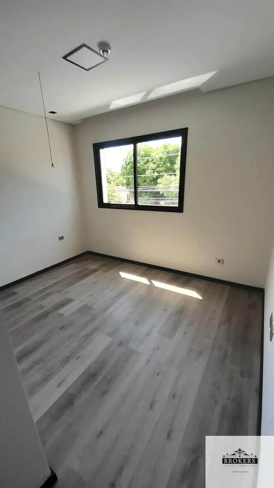 Casa de 3 dormitórios para Aluguel em Madame Lynch, Assunção - Image 17