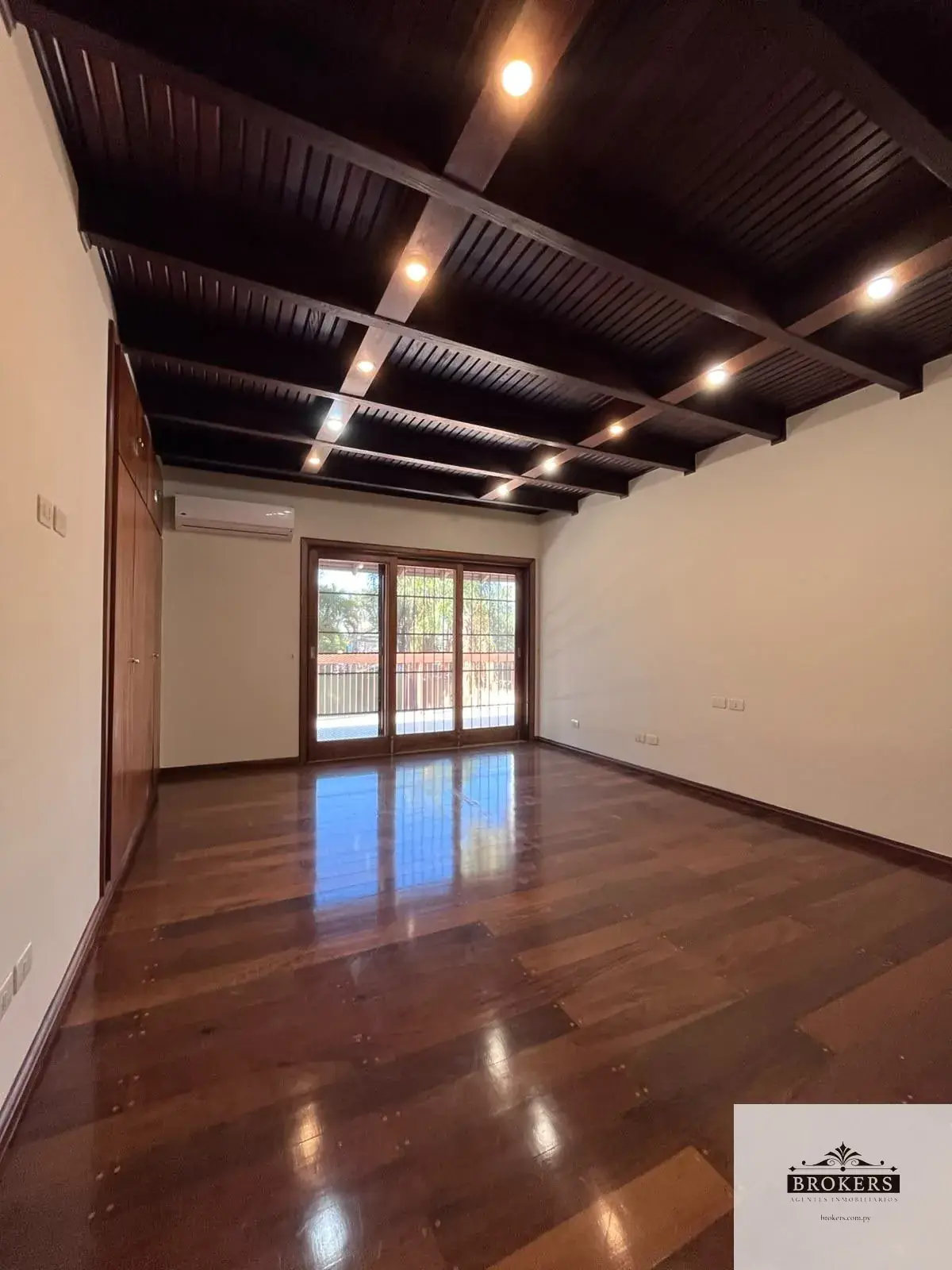Commercial Space of 500m² for Rent in San Cristobal, Asunción - Image 13