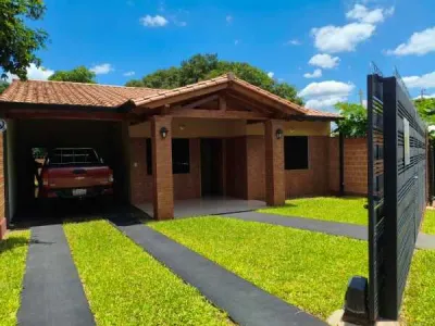 Casa de 3 dormitorios en Venta en Centro, Villa Elisa
