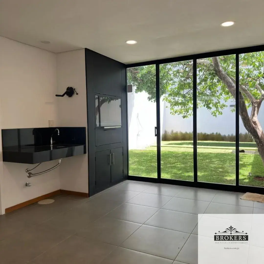 Casa de 3 dormitorios en Venta en Primer Barrio, Luque
