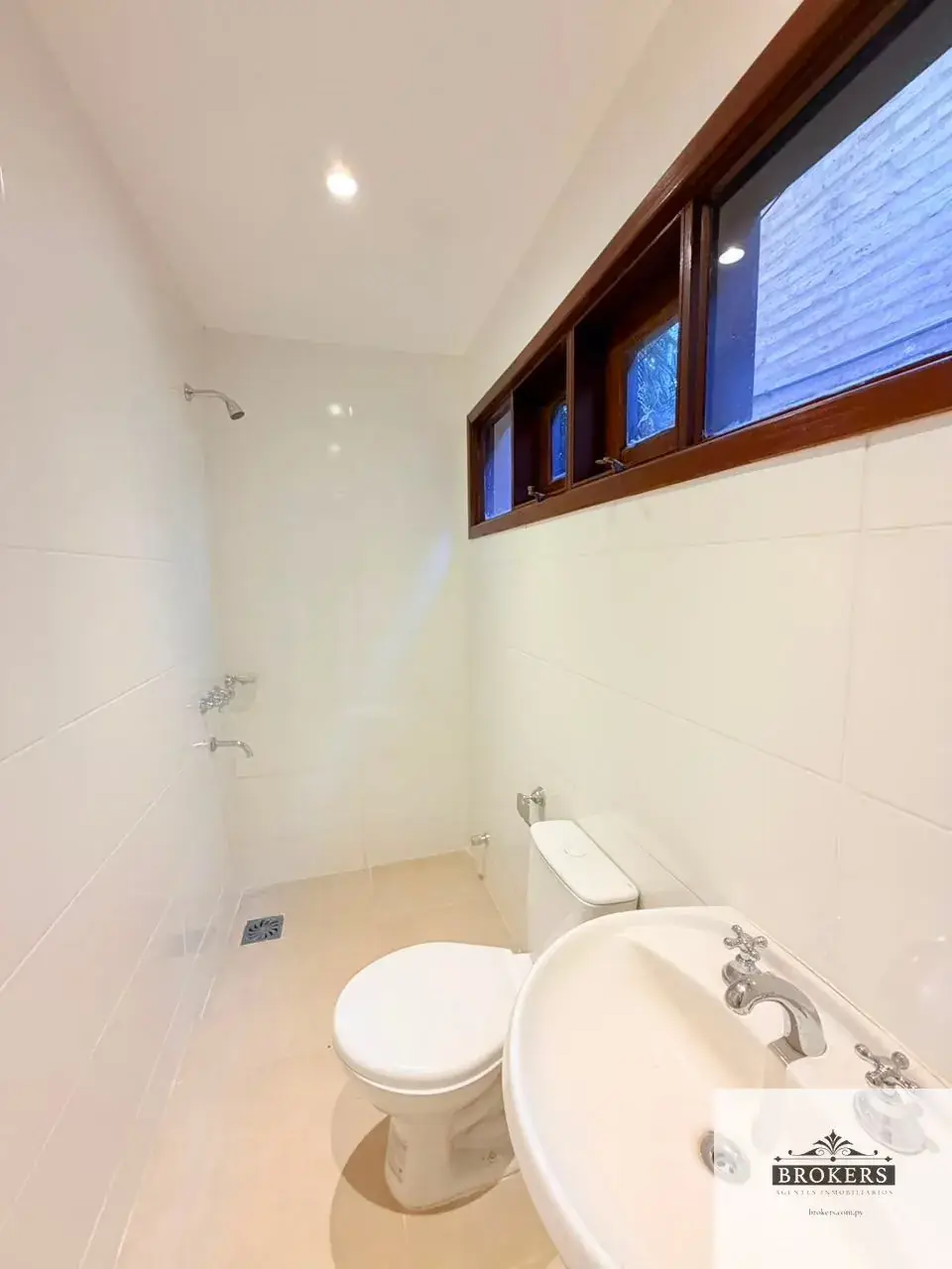 3-Bedroom House for Rent in San Jorge, Asunción - Image 12