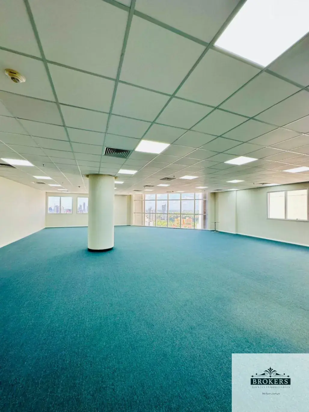 Office of 240m² for Rent in Ycuá Satí, Asunción - Image 2