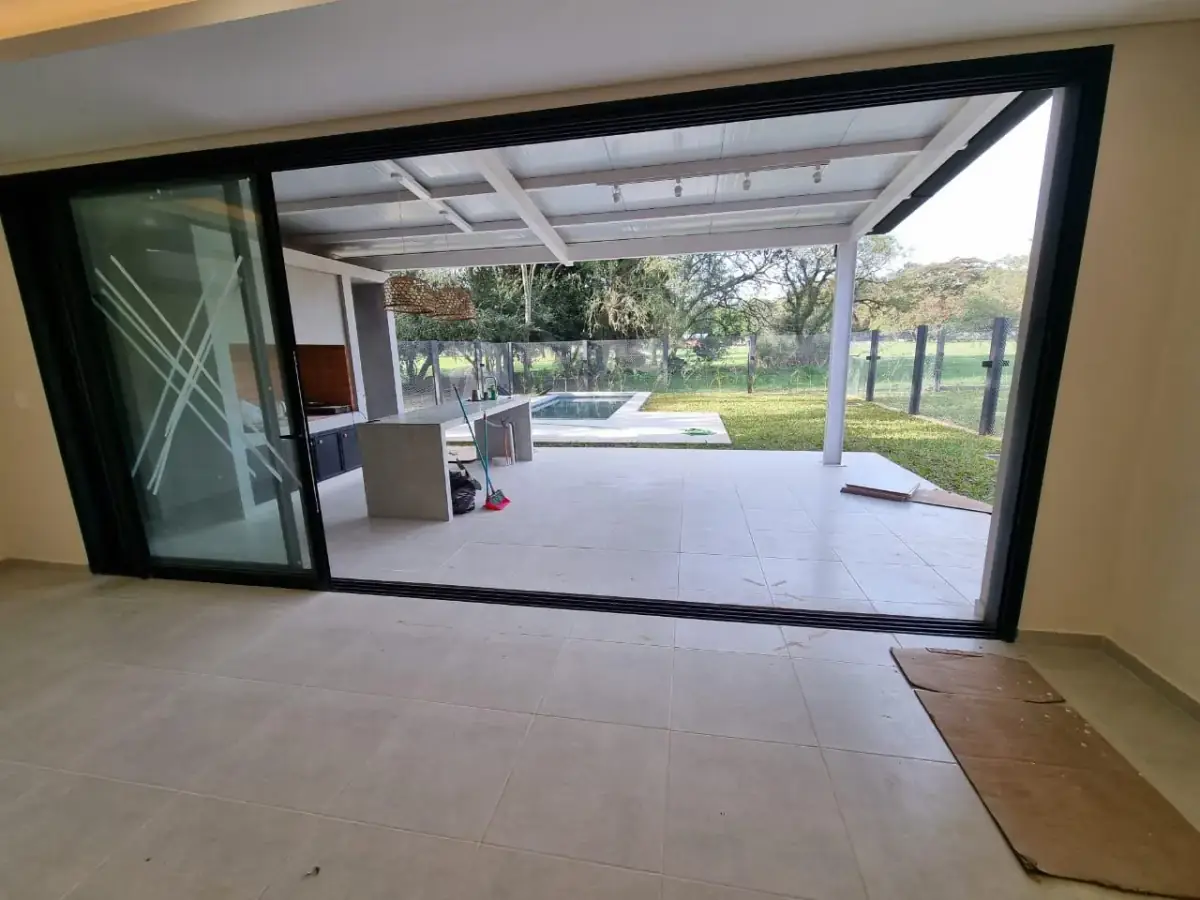 Casa de 3 dormitorios en Venta en San Bernardino - Image 17