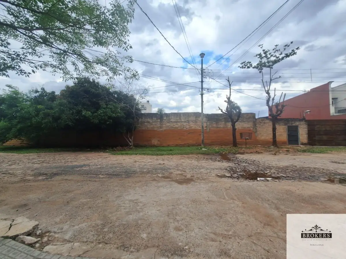 Terreno de 1,080m² en Venta en San Jorge, Asunción - Image 2