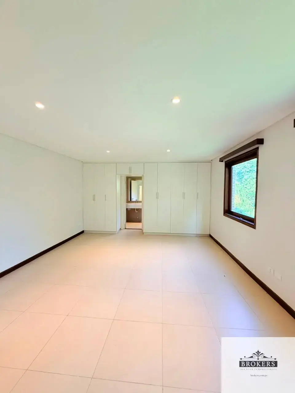 3-Bedroom House for Rent in San Jorge, Asunción - Image 16