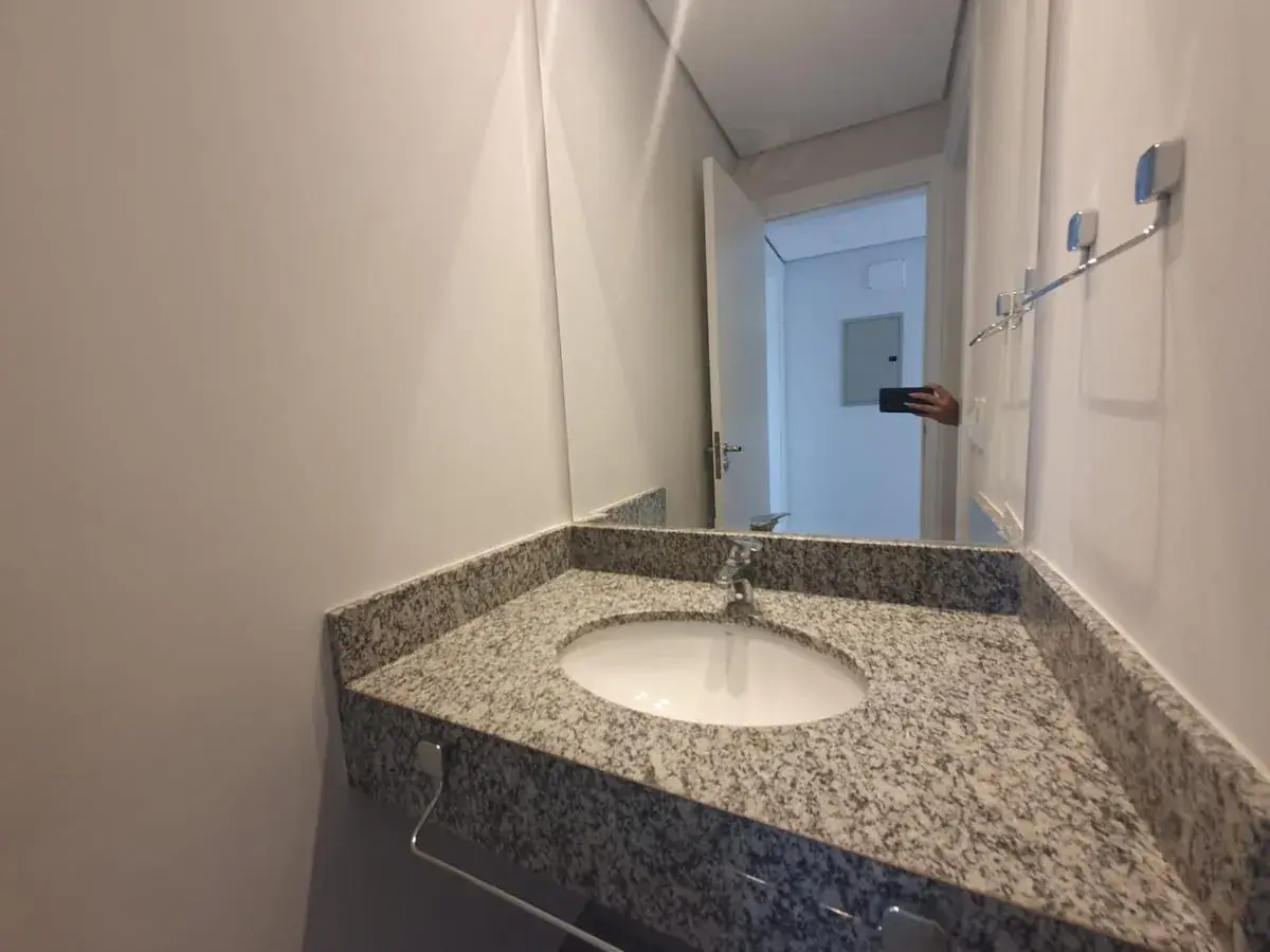 2-Bedroom Apartment for Sale in Lambaré - Image 9