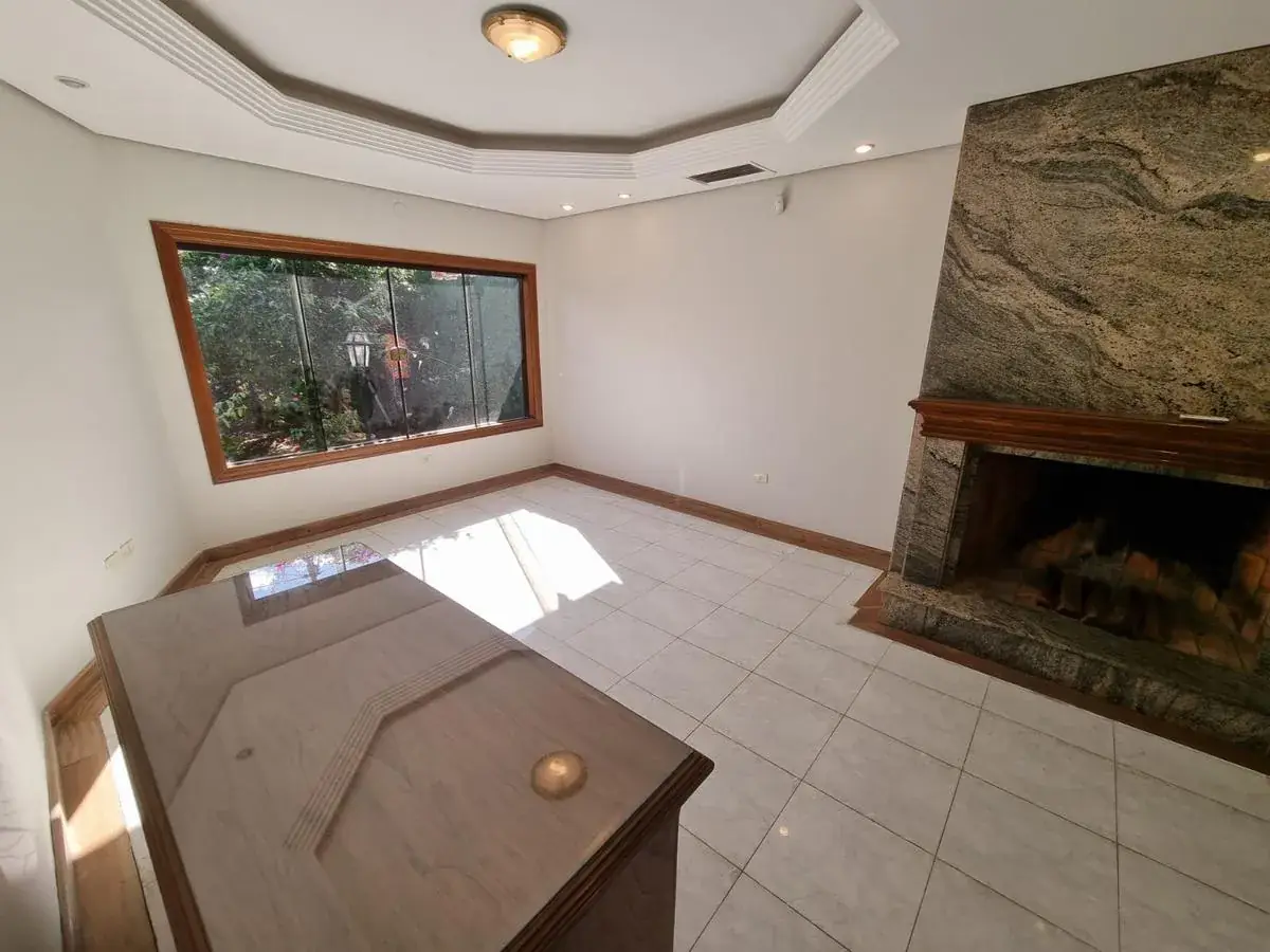 Casa de 5 dormitórios à Venda em Carmelitas, Assunção - Image 15