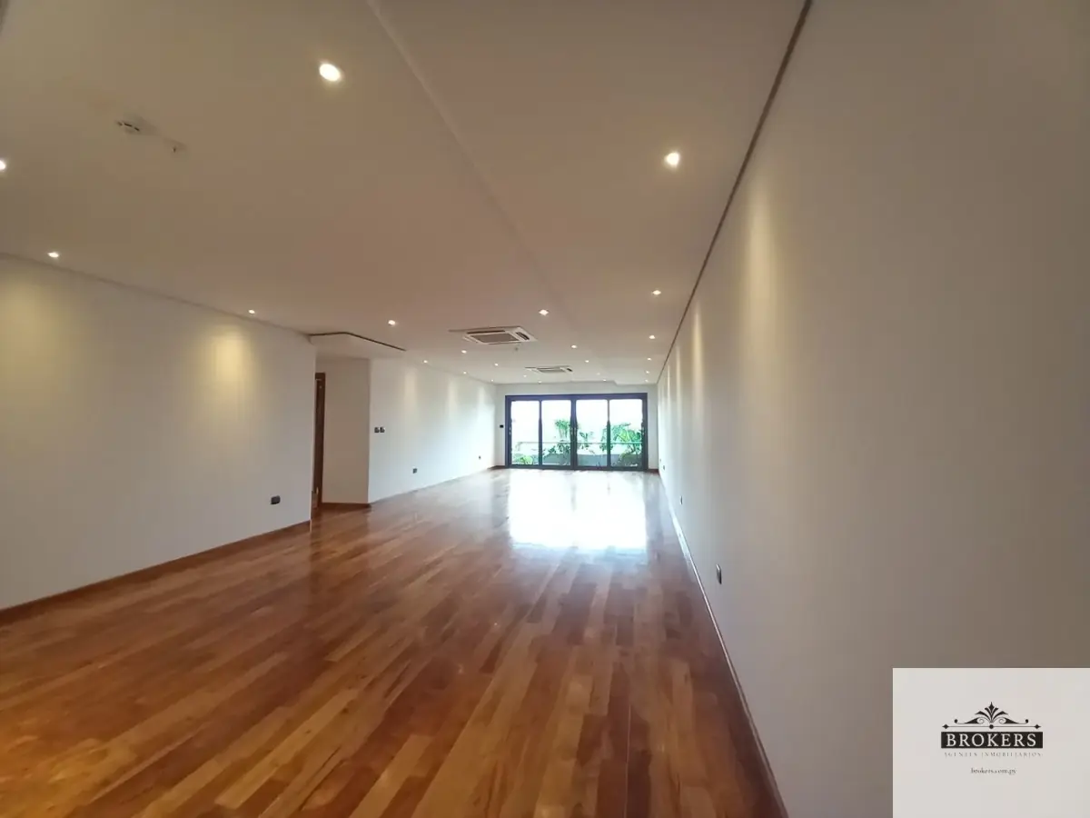 Apartamento de 2 dormitórios à Venda em Madame Lynch, Assunção - Image 3